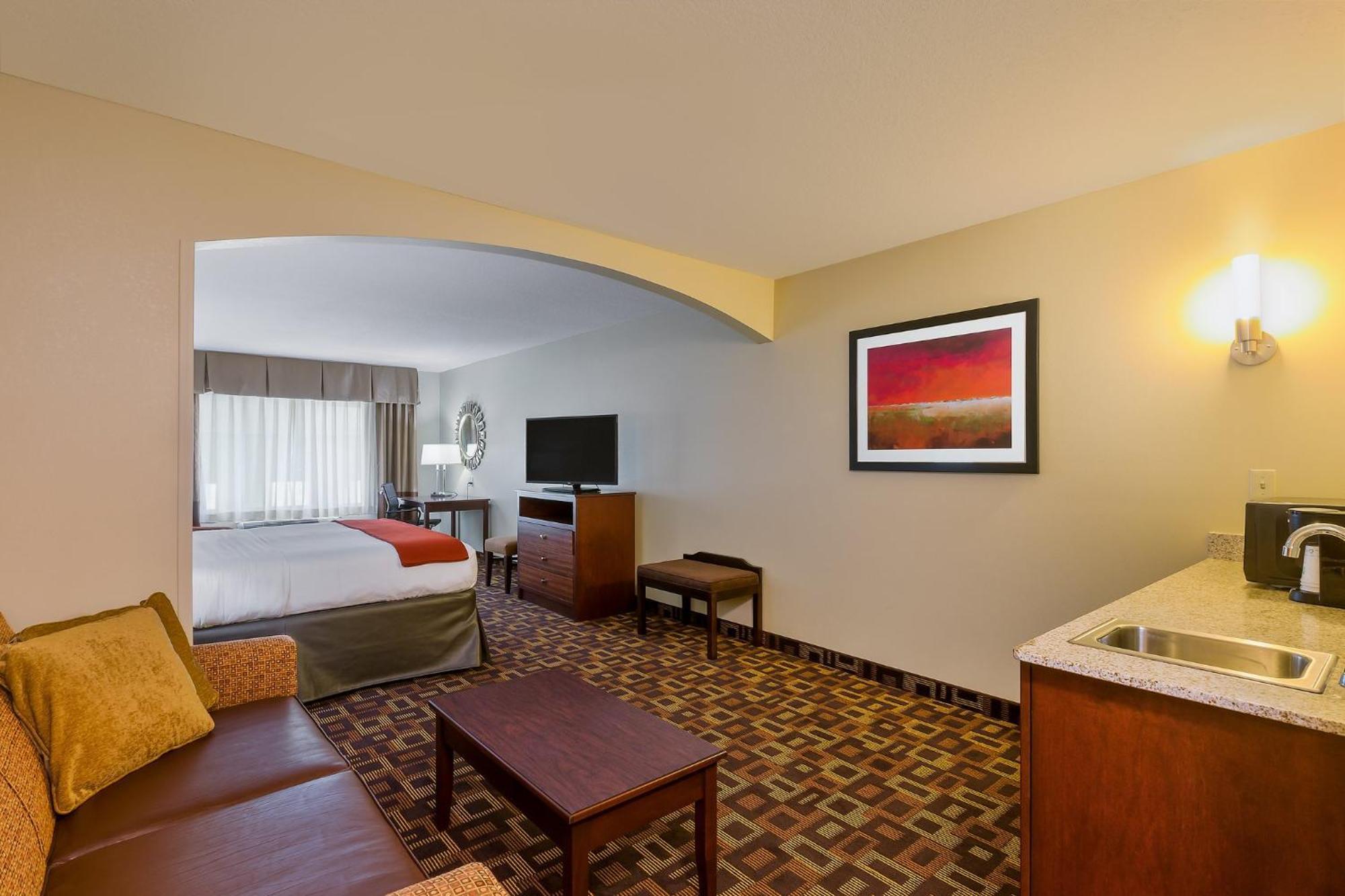 Holiday Inn Express Hotel & Suites Salina By Ihg Exterior foto